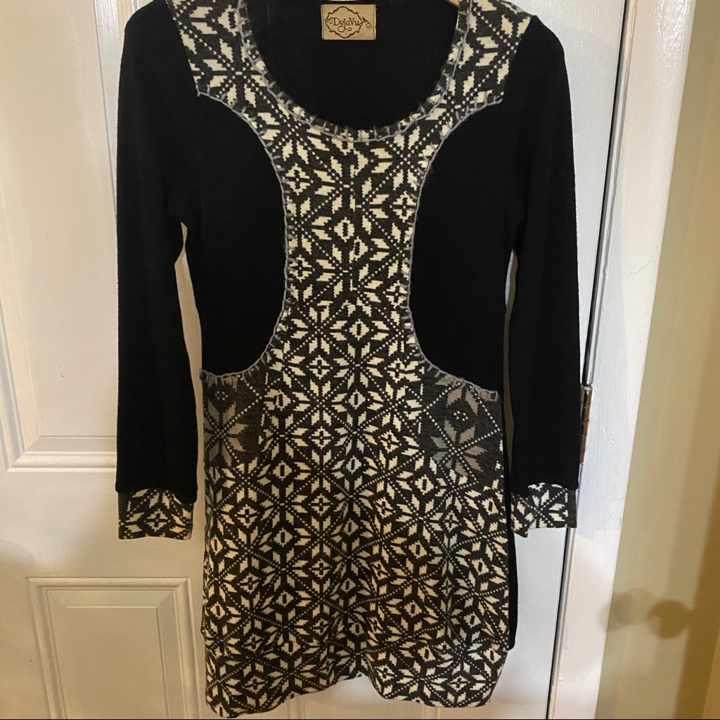 Dejavu Sweater Dress Size Medium.